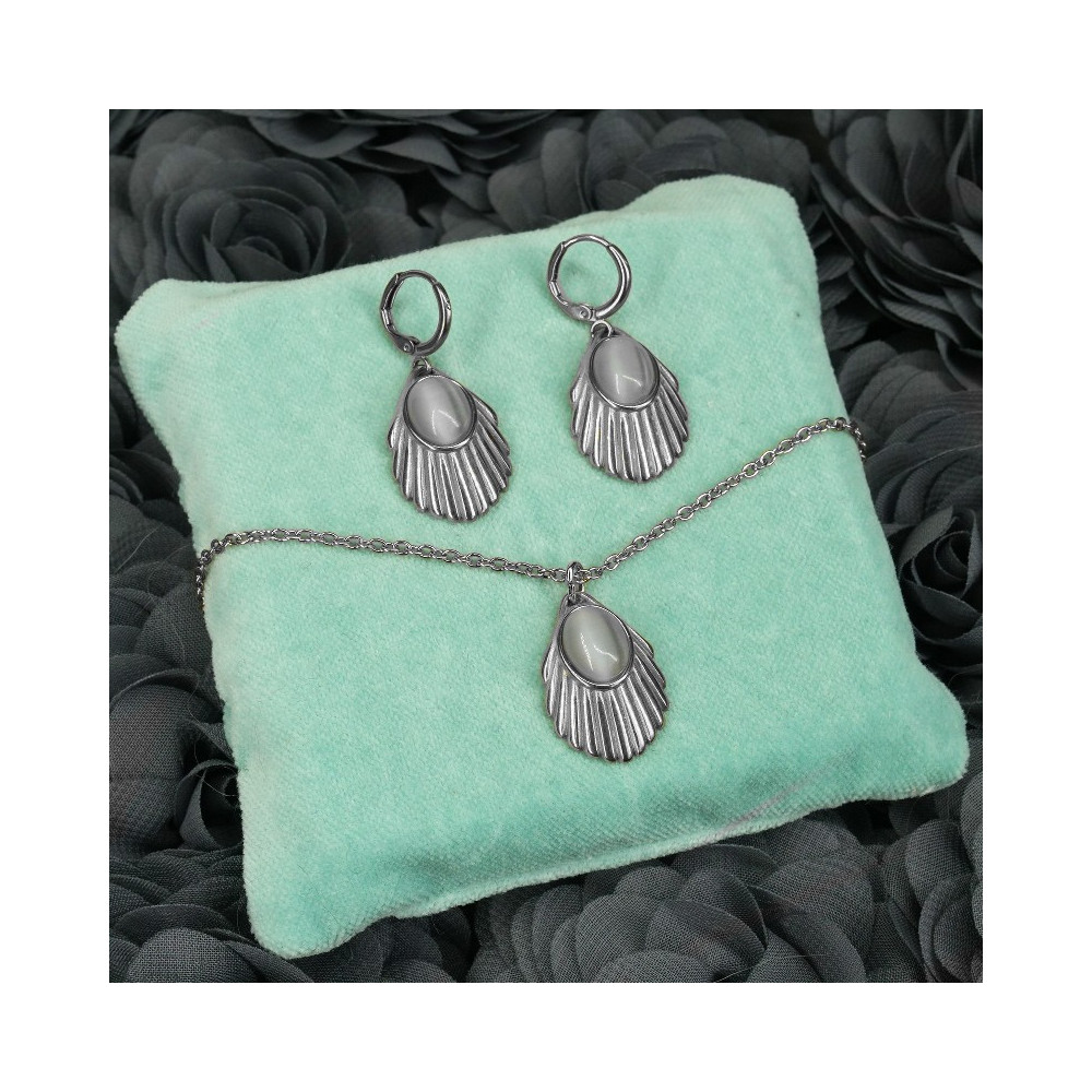 Venus dove earrings silver
