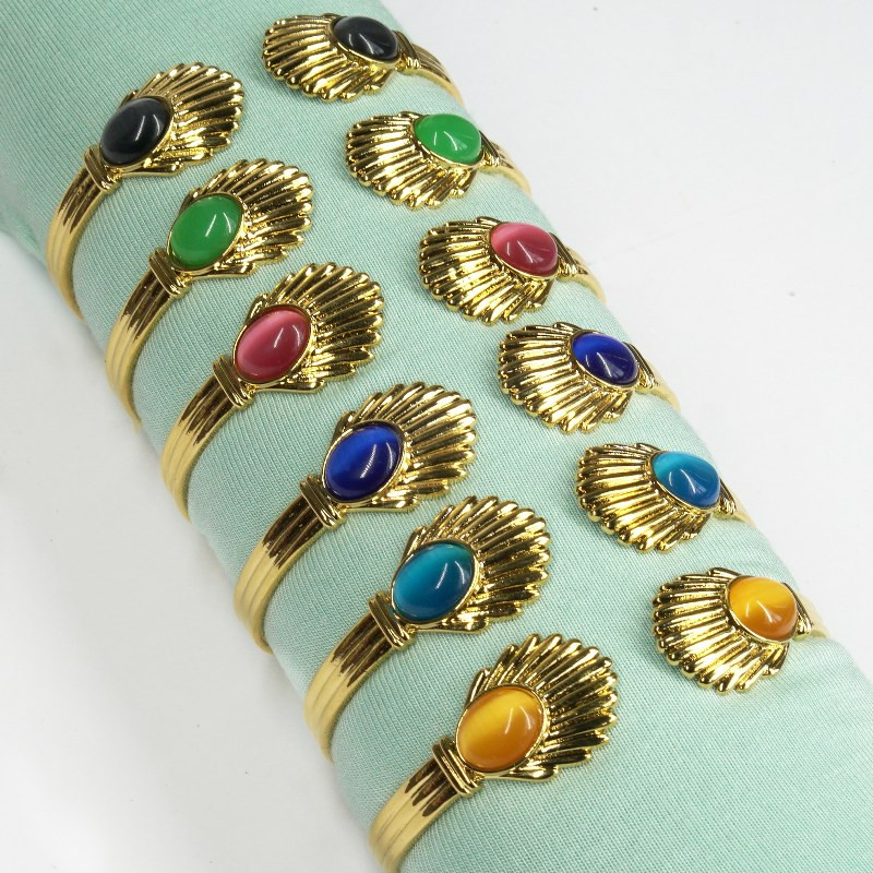 Venus Bangle Emerald gp