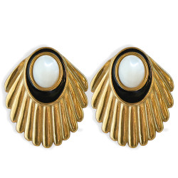 Venus Studs Shell Gold