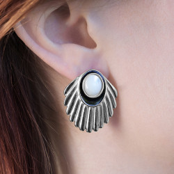 Venus Studs Shell