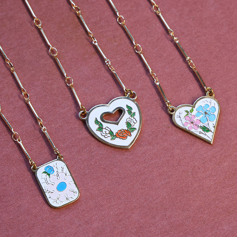 Vintage Charm White and Orange Heart