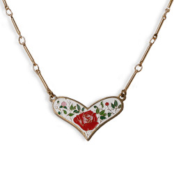 Vintage Charm Dark Rose Heart