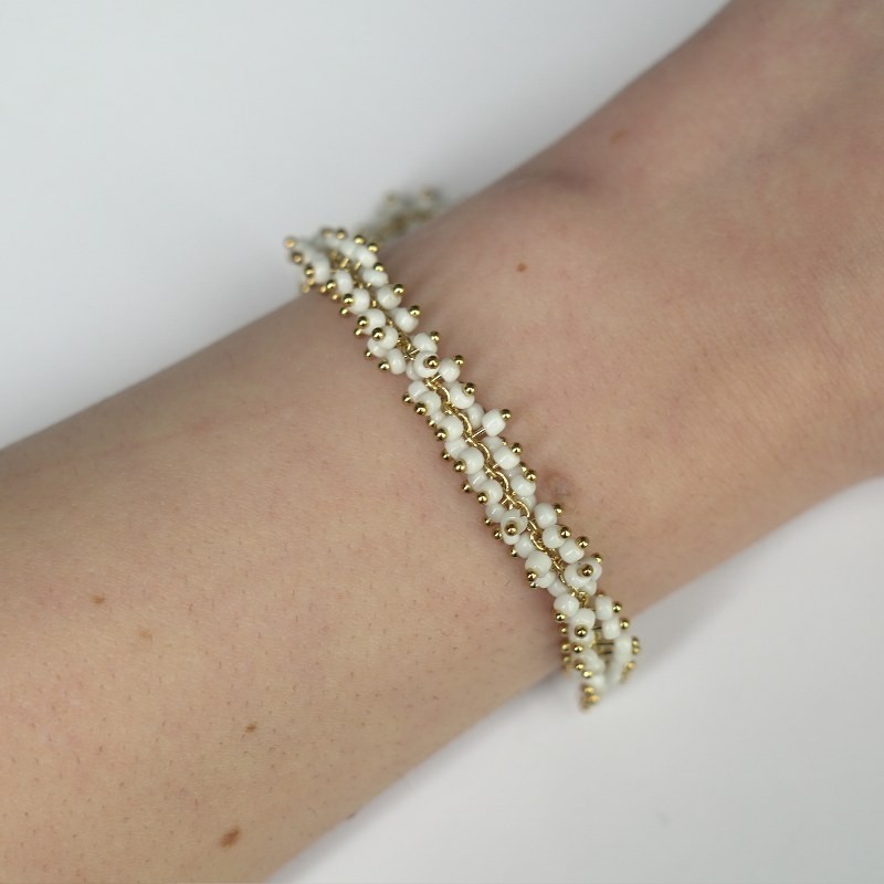 Fluid bracelet white