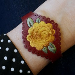 Peony honey on porto red