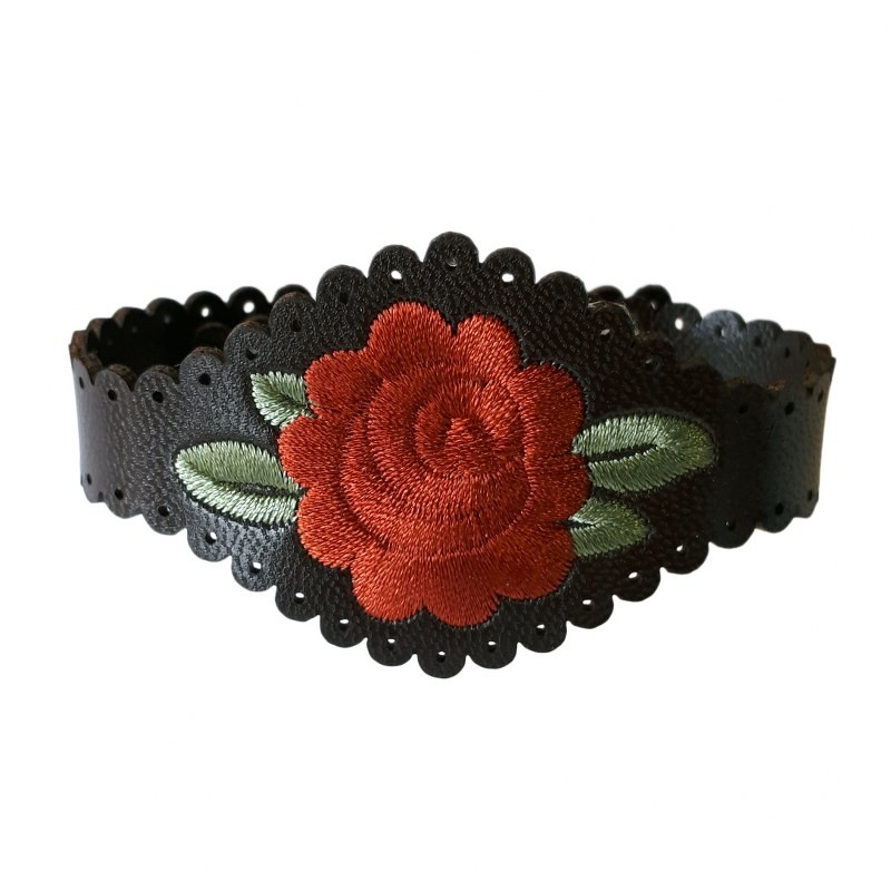 Peony brique on brown