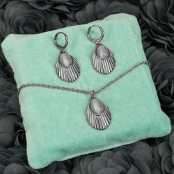 Venus dove earrings silver