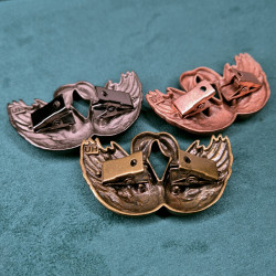 Swan Vest clip Bronze