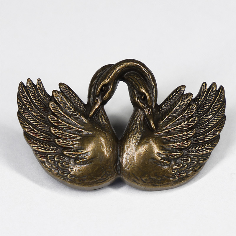 Swan Vest clip Bronze