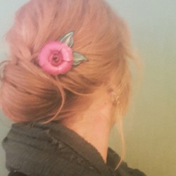 Primrose brooch aqua